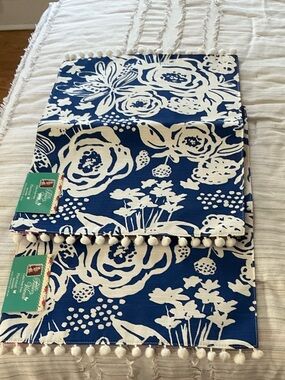 Two new reversible Pioneer Woman placemats with Pom Poms Blue/ white and pink